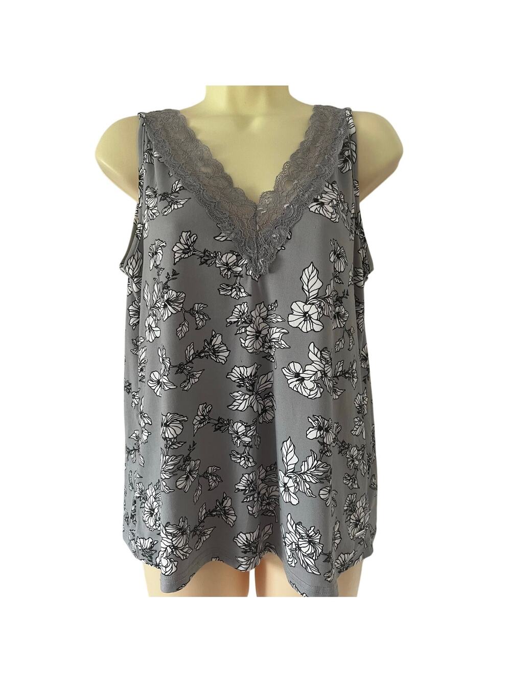 Tahari Gray Floral Print Camisole Sleep Top Lace Woman Size Medium Comfy Stretch